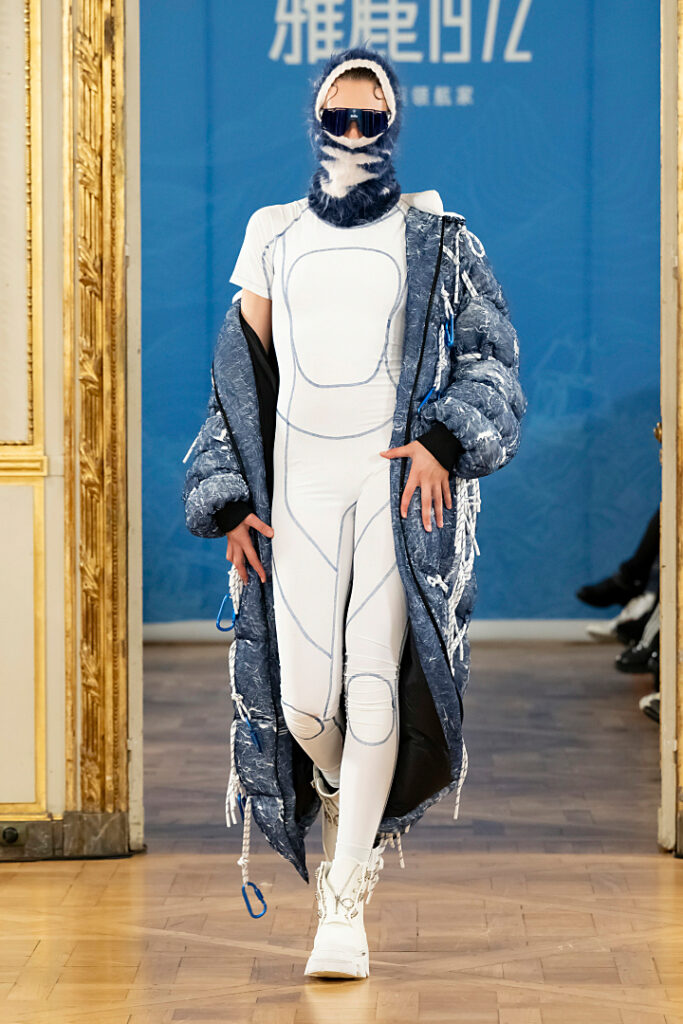 The Yalu-1972-Spring-2025 Collection Women Wear—Ready to wear collections in Paris - Runway visuals h7o7 Studio