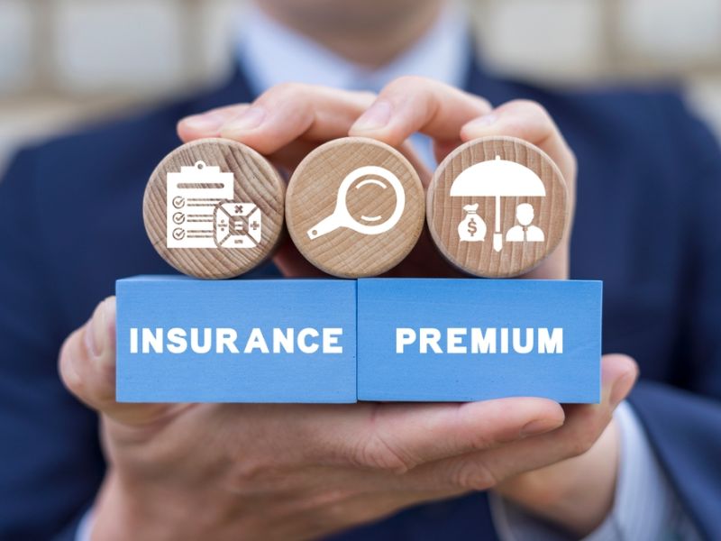 NAZOUNKI - Managing Insurance and Medical Costs